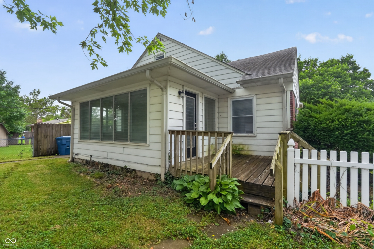 Listing Image 3