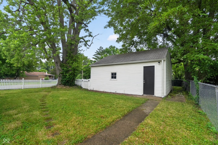 Listing Image 6