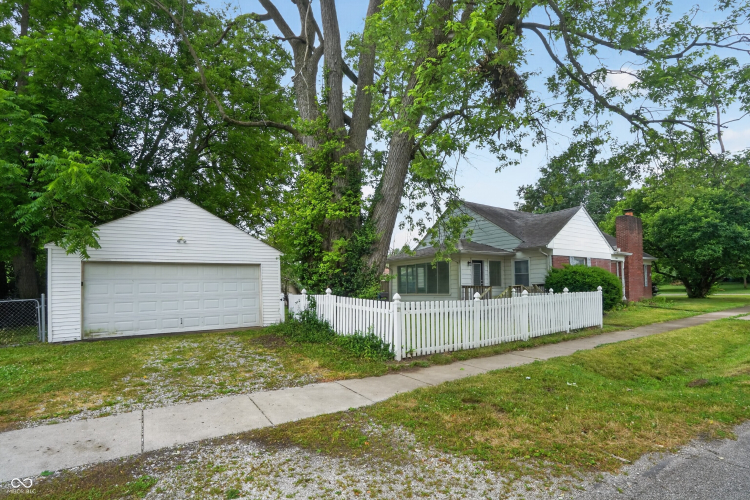 Listing Image 9