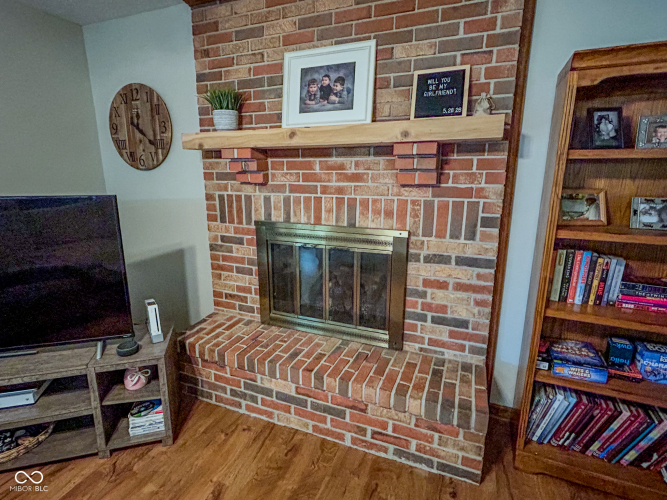 Listing Image 14