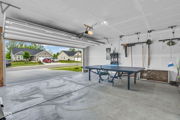 Listing Image 33