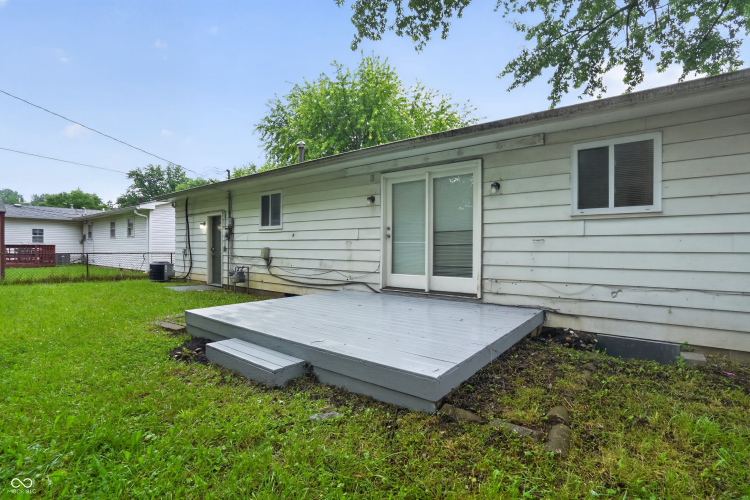 Listing Image 4
