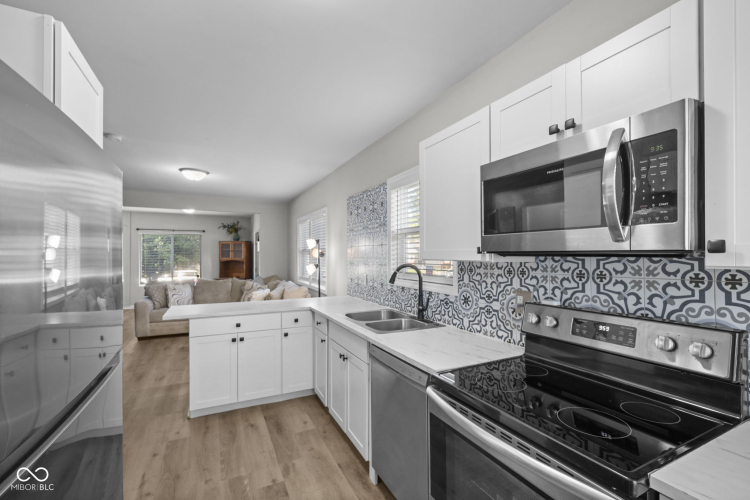 Listing Image 14