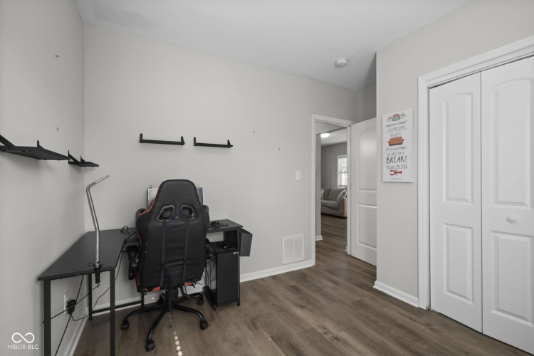 Listing Image 22
