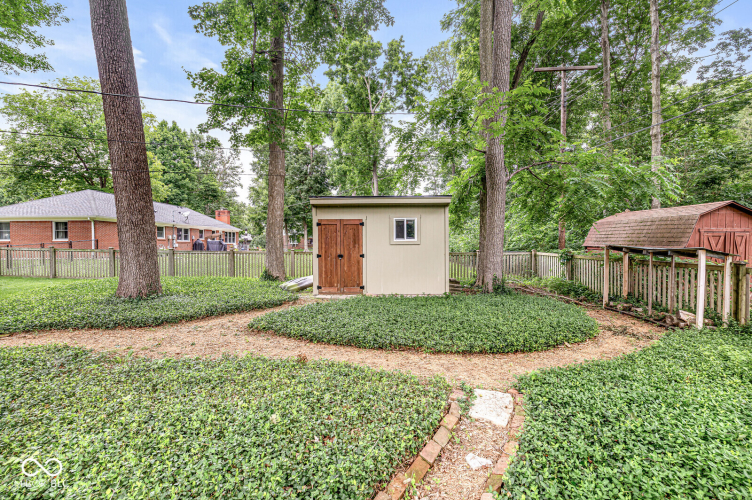 Listing Image 6