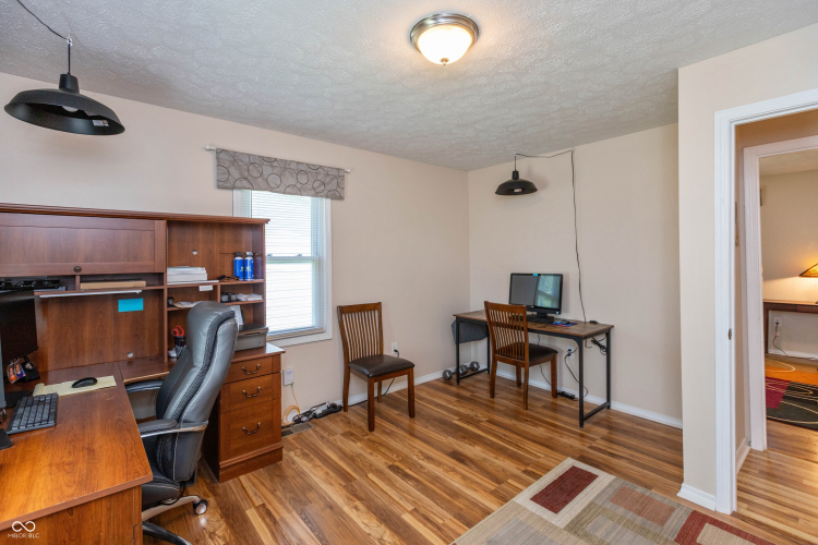 Listing Image 18