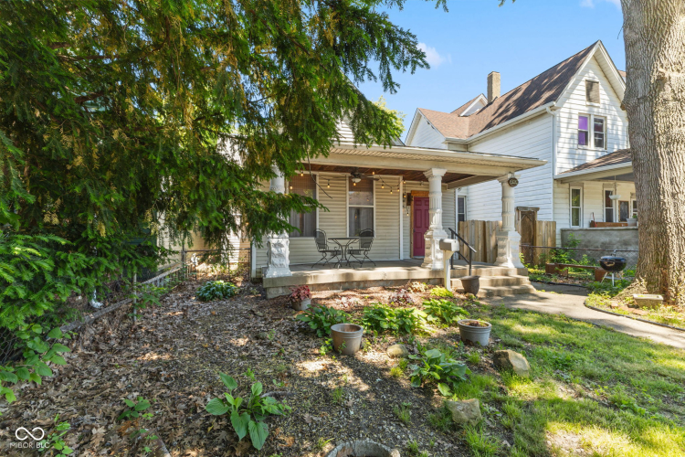 Listing Image 4