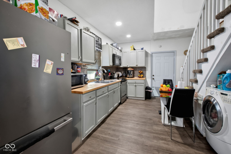 Listing Image 9