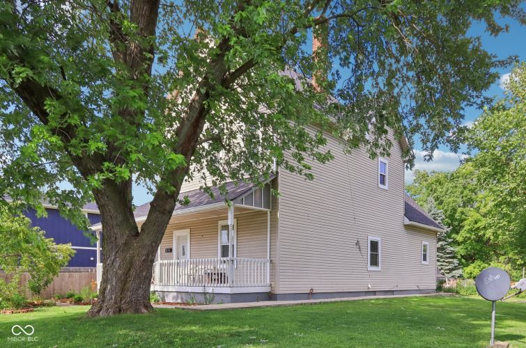 Listing Image 3