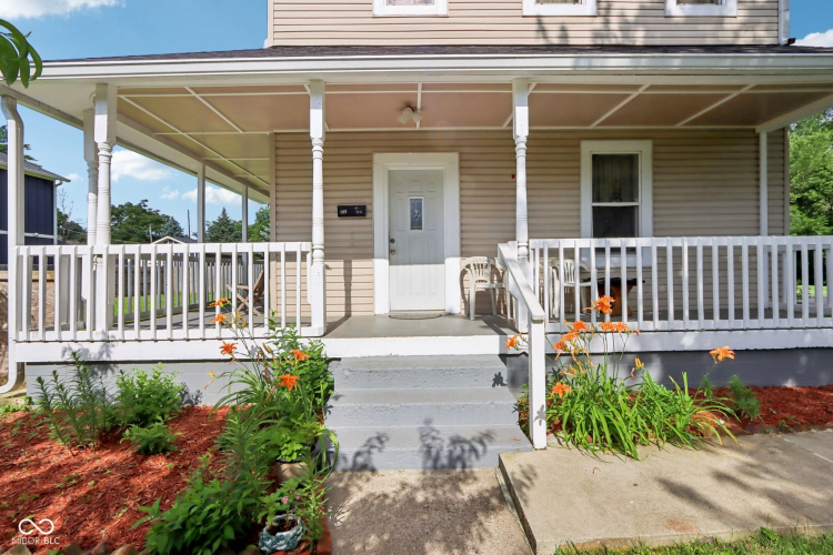 Listing Image 4