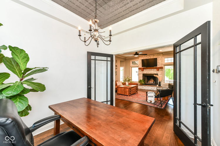 Listing Image 10