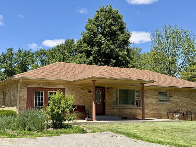 Listing Image 4