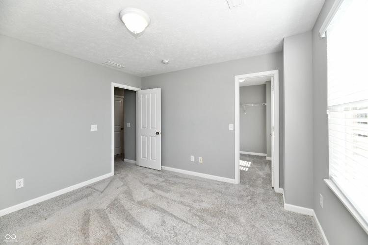 Listing Image 53