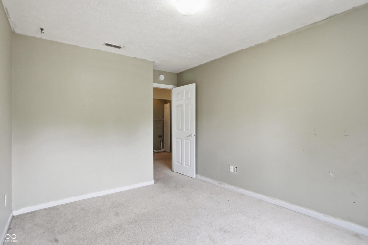 Listing Image 28