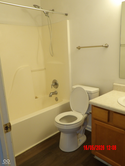 Listing Image 13