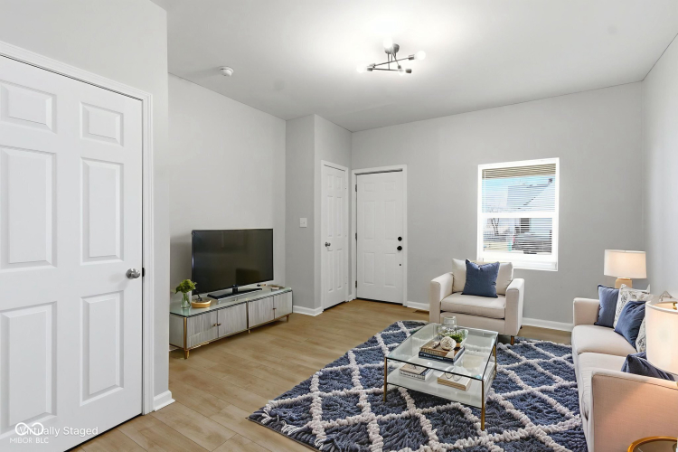 Listing Image 6