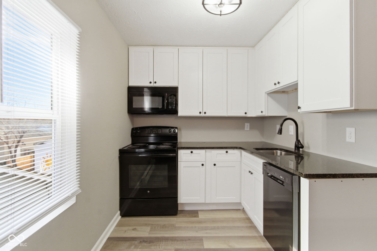 Listing Image 53