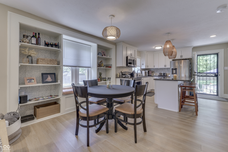 Listing Image 13