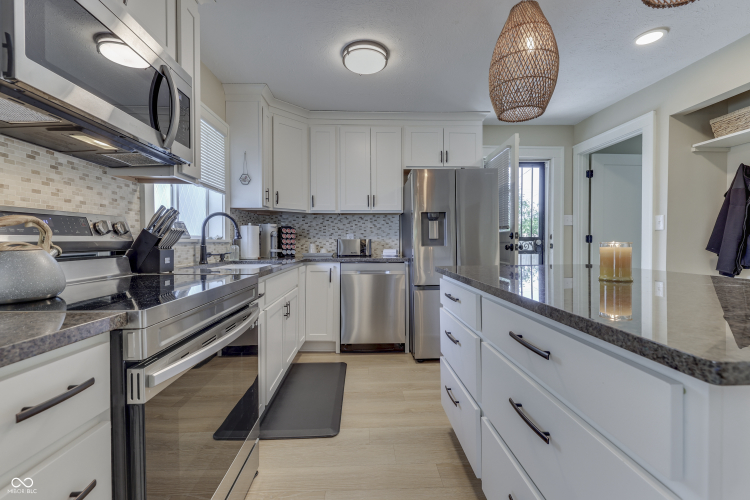 Listing Image 19