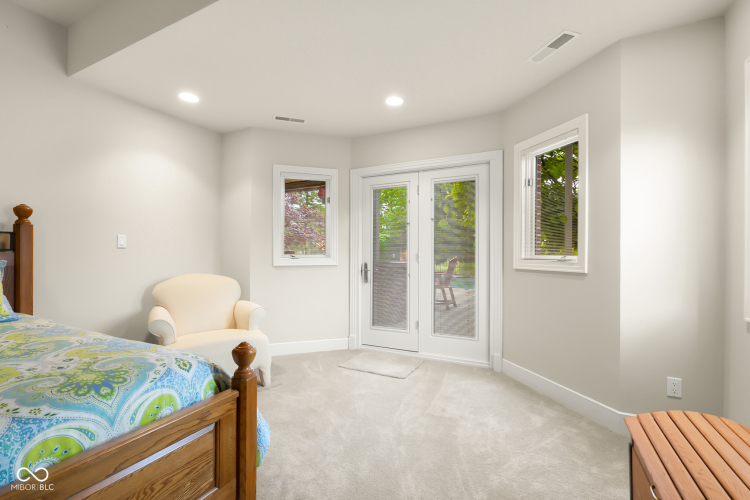 Listing Image 80