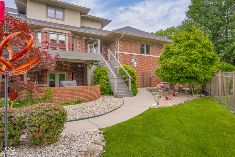 Listing Image 98