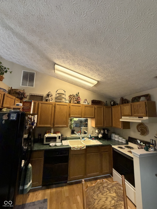 Listing Image 36