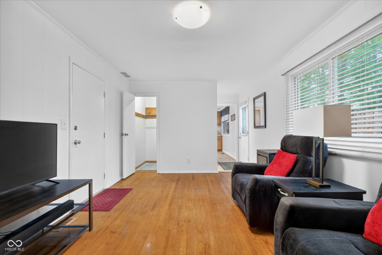 Listing Image 20
