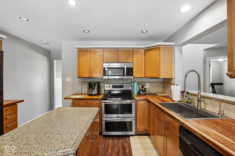 Listing Image 15