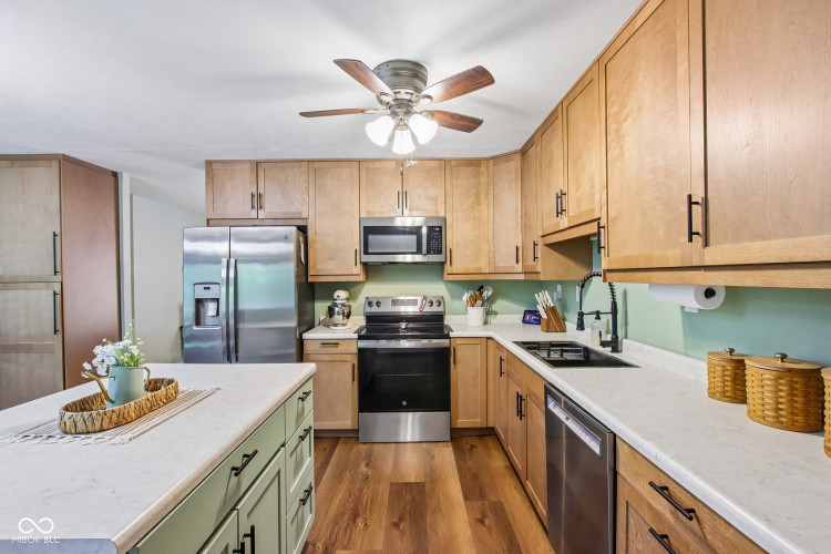 Listing Image 18