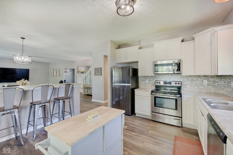 Listing Image 14