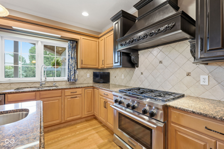 Listing Image 19