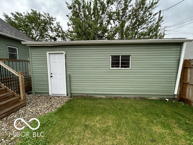 Listing Image 4
