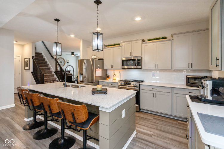 Listing Image 9