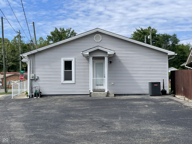 Listing Image 9