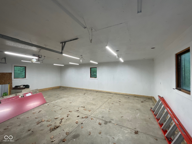 Listing Image 33