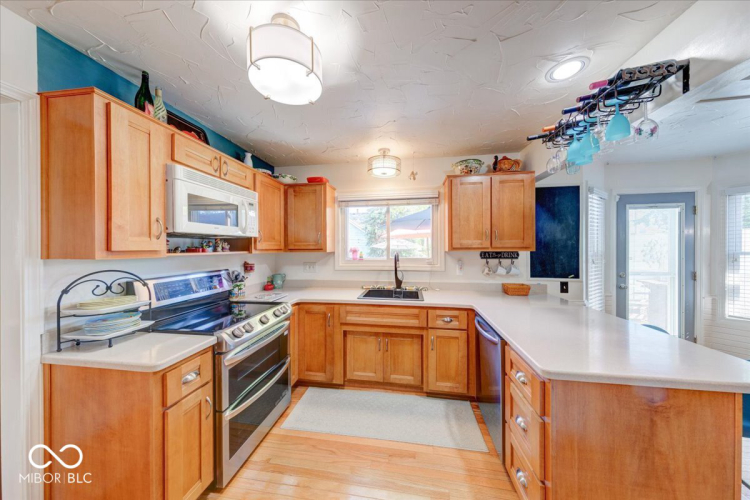 Listing Image 13