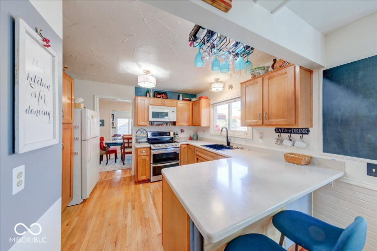 Listing Image 14