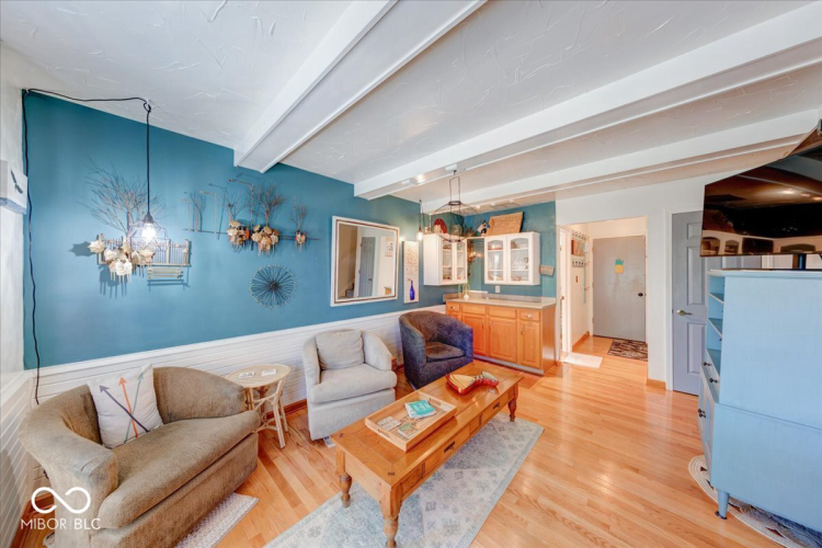 Listing Image 18