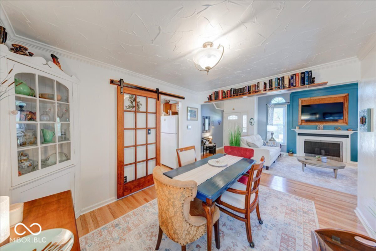 Listing Image 10