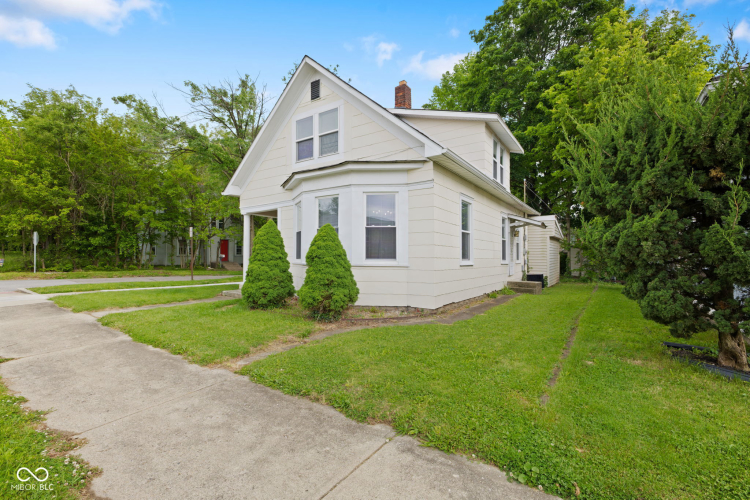 Listing Image 4