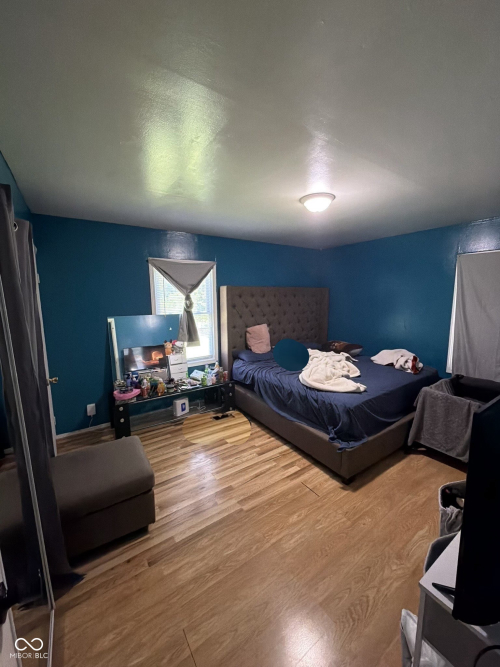 Listing Image 8