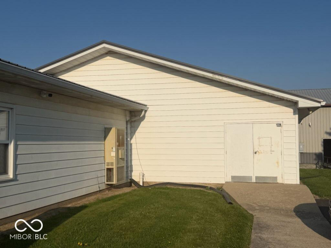 Listing Image 11