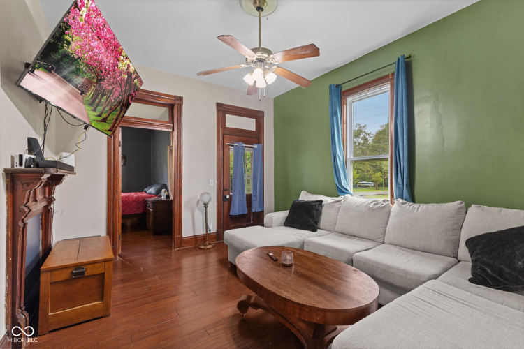 Listing Image 19