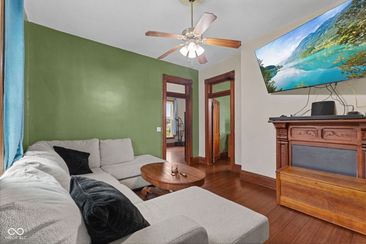 Listing Image 20