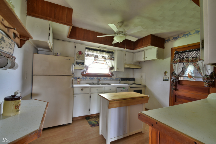 Listing Image 16