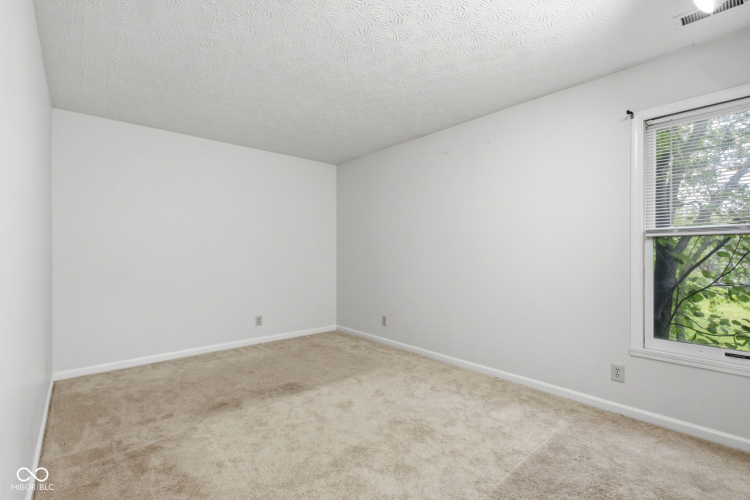Listing Image 38