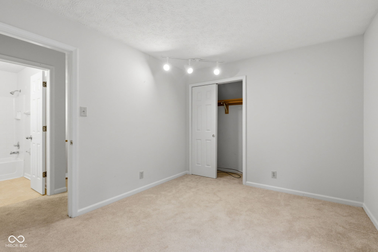 Listing Image 45