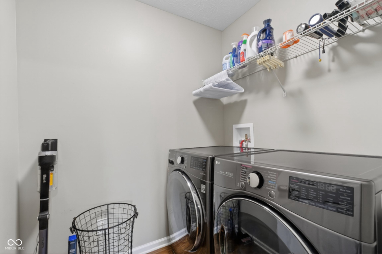 Listing Image 12