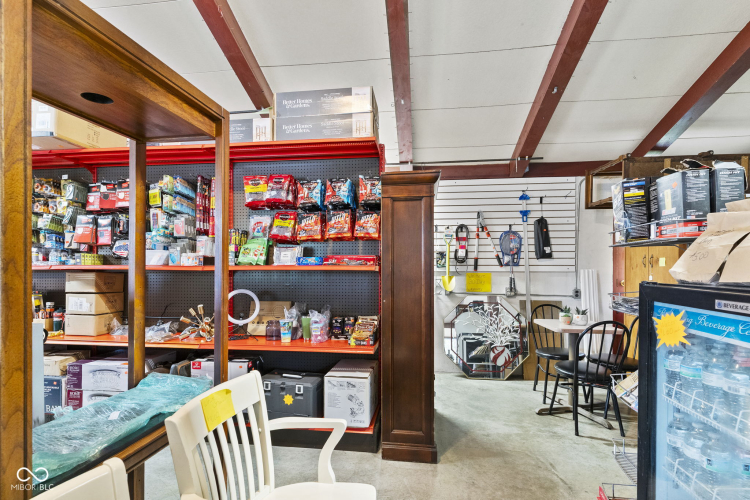 Listing Image 15