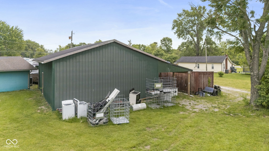 Listing Image 4